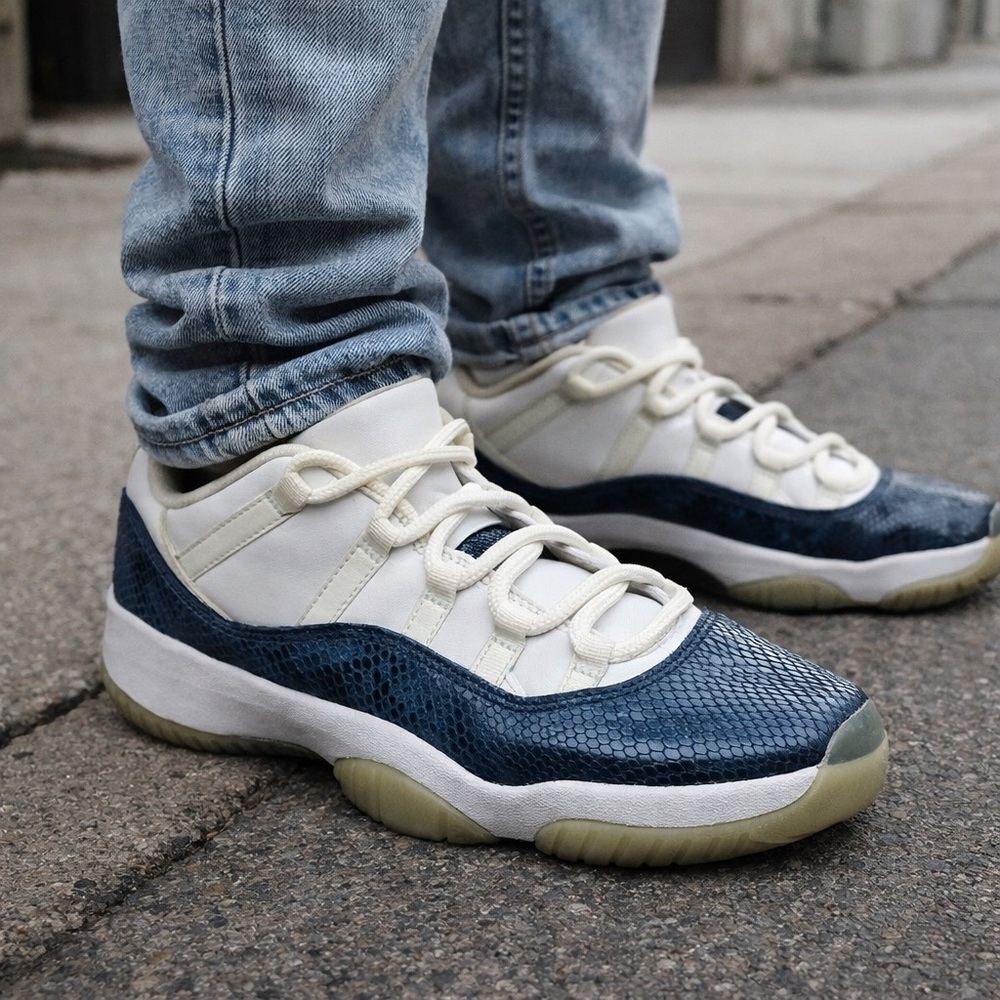 Nike Air Jordan 11 Retro Low Navy Men’s Size 10.5 Basketball Sneakers